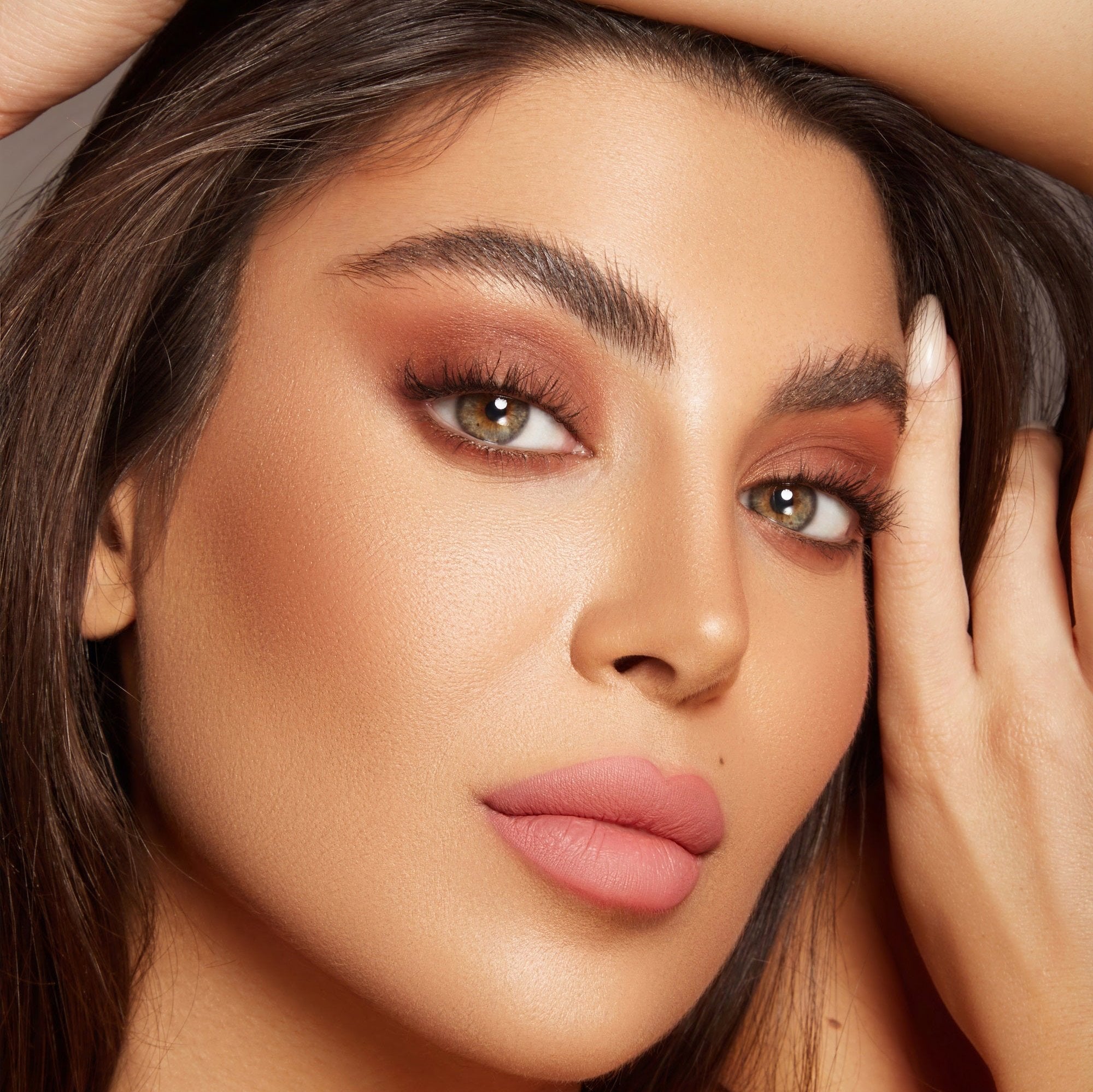 بودرة مضغوطة مثالية للحواجب والعينين