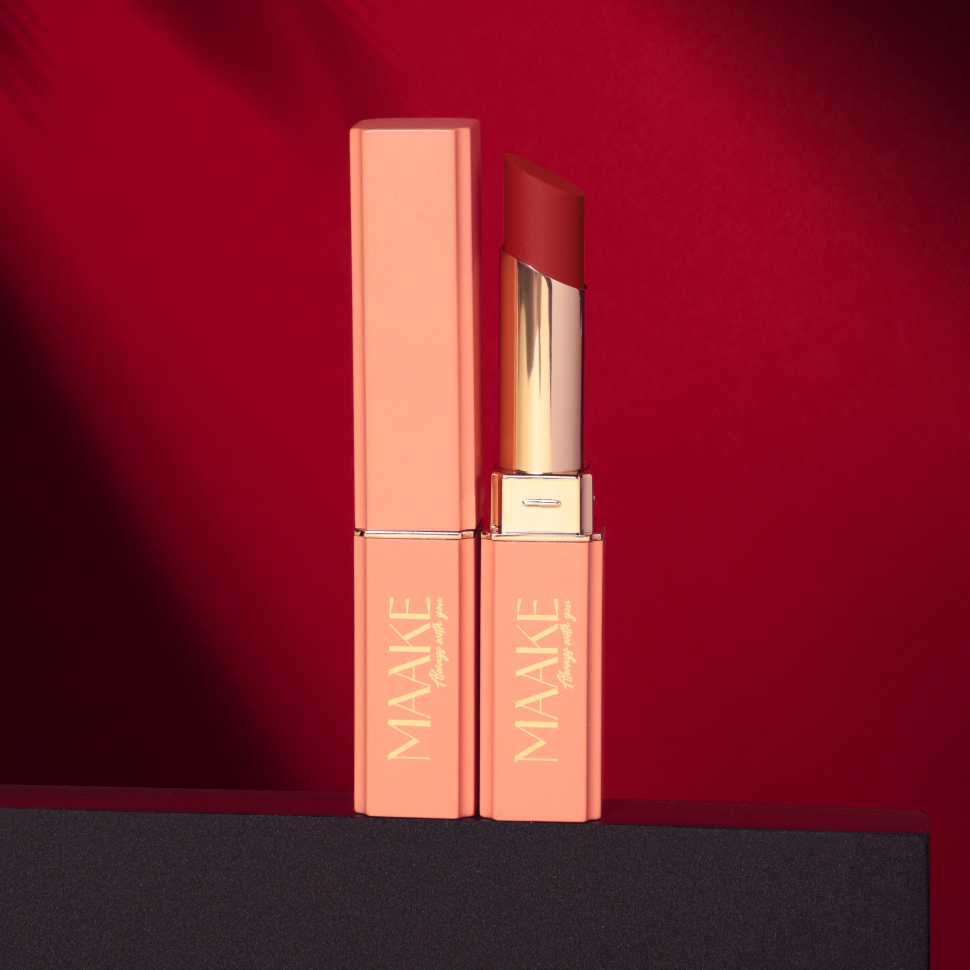 أحمر شفاه مخملي مطفي