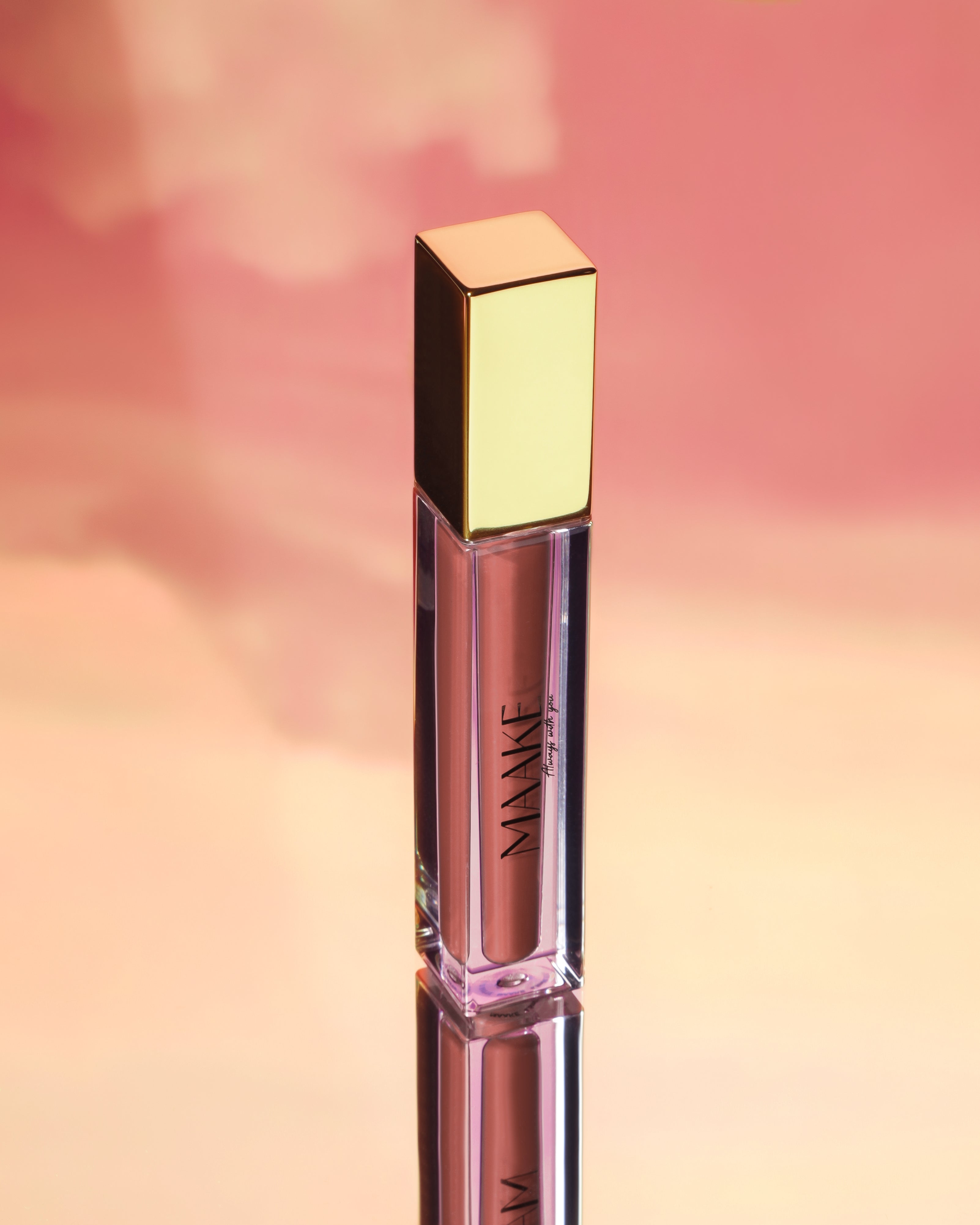 أحمر الشفاه السائل مات