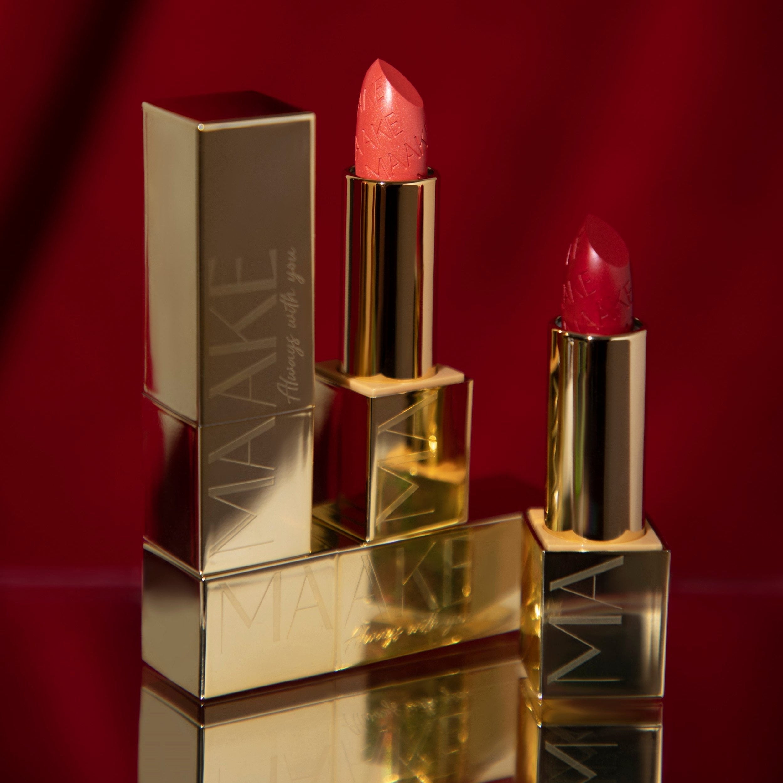 أحمر شفاه لامع ميتاليك